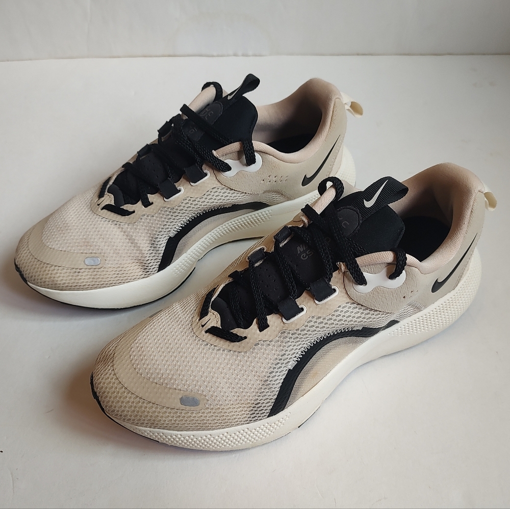Nike React Escape Run 2 Lace Up Running Sneakers Cream Black Mesh Beige 9.5